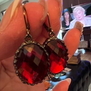 Joan Rivers Elegant Red faceted lucite Drop Earrings